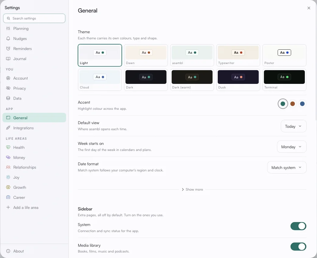 The theme swatch grid in Settings